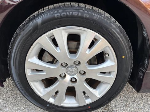 Used 2012 Toyota Avalon image 35