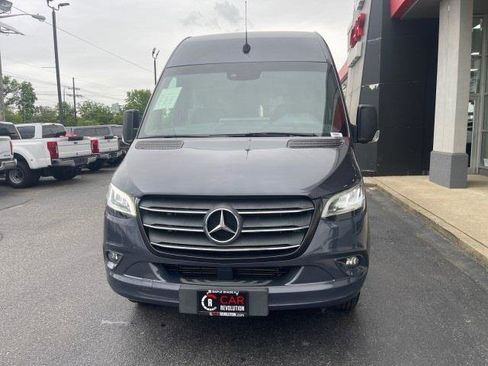 Used 2020 Mercedes-Benz Sprinter 4500 w/ Premium Plus Package image 2