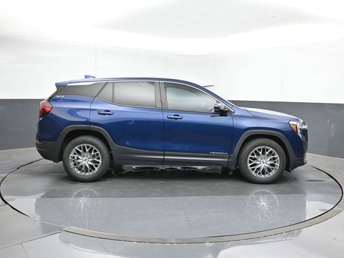 Used 2022 GMC Terrain SLE image 6