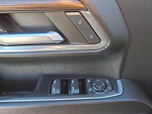 Used 2024 Chevrolet Silverado 2500 LT w/ Convenience Package image 12