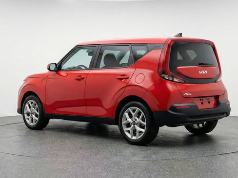 Used 2025 Kia Soul LX w/ LX Technology Package image 6