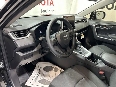 Used 2025 Toyota RAV4 XLE image 19