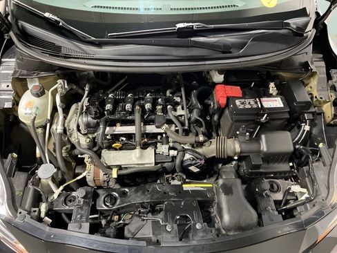 Used 2021 Nissan Versa SV FWD image 32