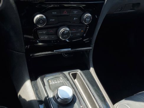 Used 2019 Chrysler 300 S image 24