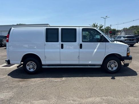 Used 2024 Chevrolet Express 2500 w/ Driver Convenience Package RWD image 5