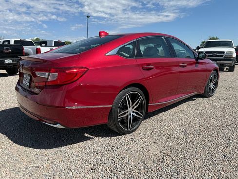 Used 2021 Honda Accord Touring image 11