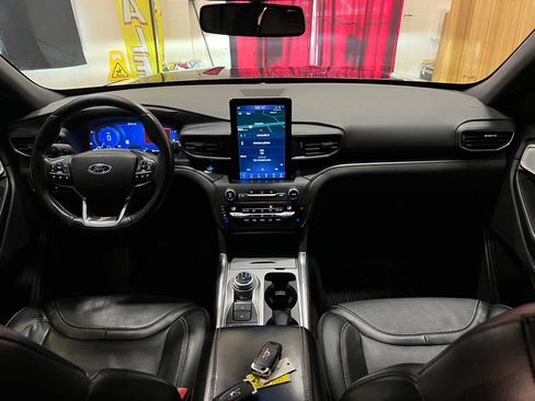 Used 2020 Ford Explorer ST w/ ST Street Pack image 14