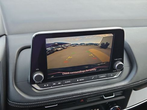 Used 2025 Nissan Rogue SV FWD image 13