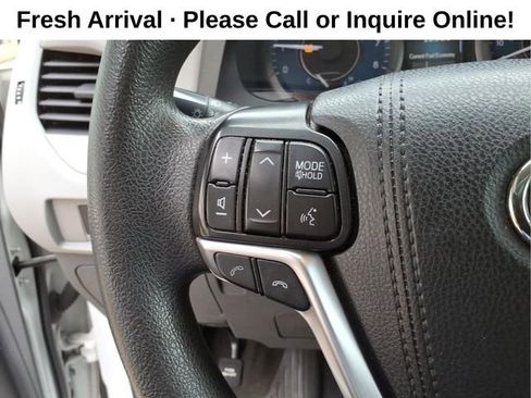 Used 2020 Toyota Sienna L FWD image 16