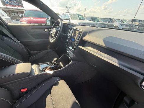 Used 2023 Volvo XC40 Recharge Plus AWD/4WD image 23