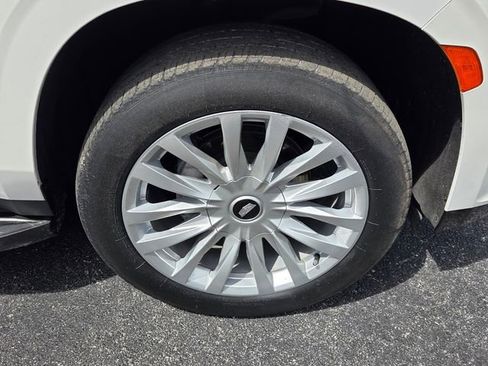 Used 2022 Cadillac Escalade ESV Luxury image 17