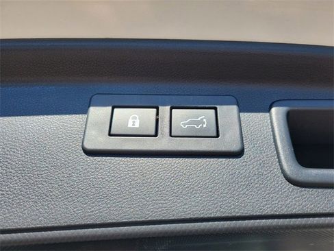 Used 2023 Subaru Forester Limited image 31