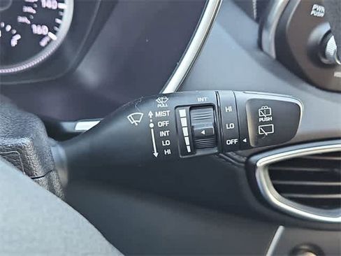 Used 2020 Hyundai Santa Fe SE image 24