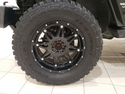 Used 2007 Jeep Wrangler Unlimited Sahara w/ Trailer Tow Group image 18