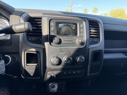 Used 2015 RAM 2500 Tradesman w/ Chrome Appearance Group AWD/4WD image 17