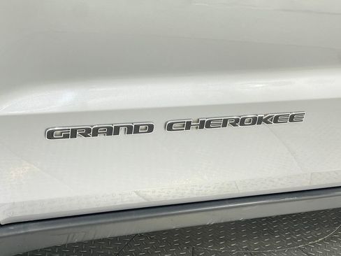 Used 2020 Jeep Grand Cherokee Limited w/ Premium Lighting Group image 41