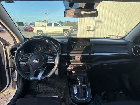 Used 2019 Kia Forte S w/ S Premium Package image 12