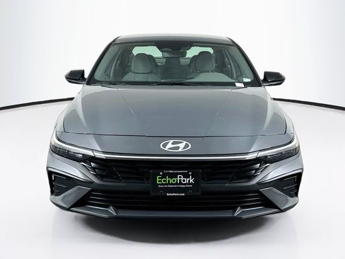 Used 2025 Hyundai Elantra Sport FWD image 2