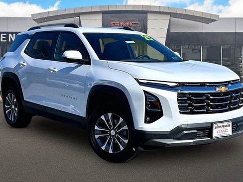 Used 2025 Chevrolet Equinox LT w/ Convenience Package II image 11