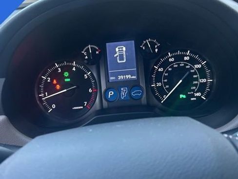 Used 2019 Lexus GX 460 image 23