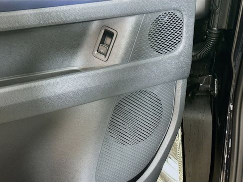 New 2025 Volkswagen ID. Buzz Pro S image 17