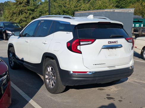Used 2024 GMC Terrain SLT FWD image 5