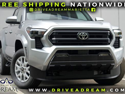 Used 2025 Toyota Tacoma SR5 AWD/4WD image 2
