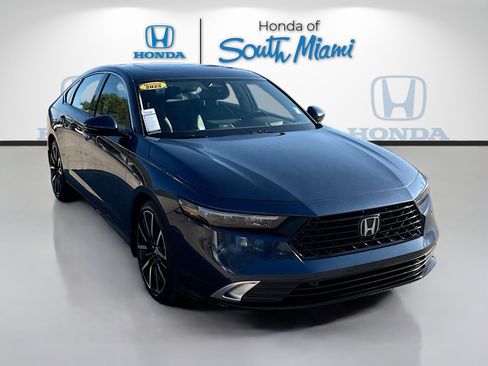 Used 2025 Honda Accord Touring image 1