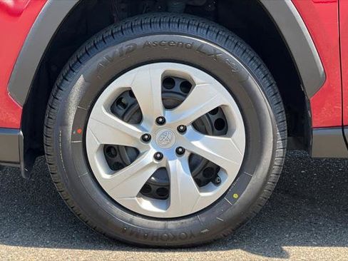 Certified 2020 Toyota RAV4 LE w/ Carpet Mat Package FWD image 29