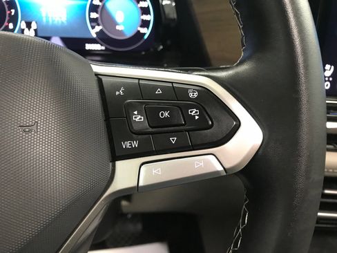 Used 2024 Volkswagen Atlas SE AWD/4WD image 23
