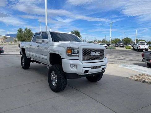 Used 2016 GMC Sierra 3500 Denali w/ Driver Alert Package AWD/4WD image 6