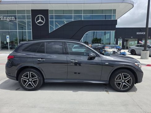 Used 2025 Mercedes-Benz GLC 350e 4MATIC image 8