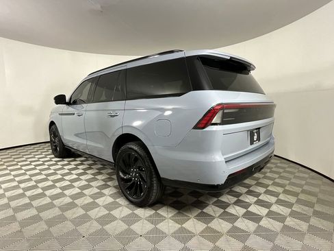 Used 2025 Lincoln Navigator Reserve w/ Jet Appearance Package image 3