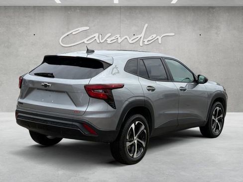 Used 2024 Chevrolet Trax RS image 16