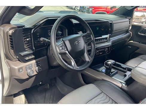 Used 2024 Chevrolet Silverado 1500 ZR2 w/ Technology Package image 15