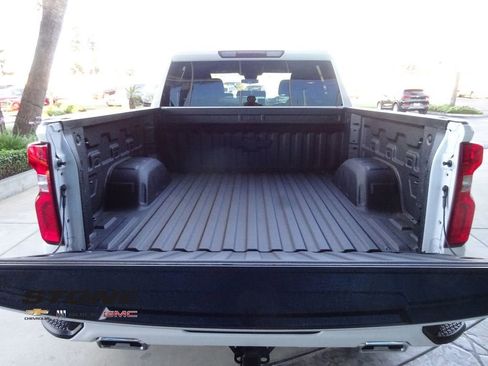 New 2026 Chevrolet Silverado 1500 RST w/ Z71 Off-Road Package AWD/4WD image 8