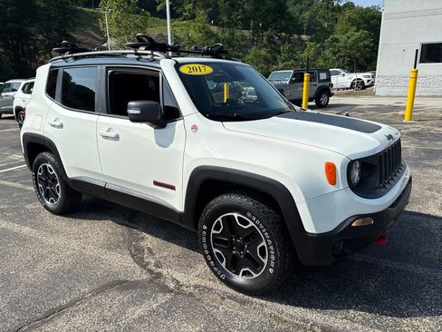 Used 2017 Jeep Renegade Trailhawk AWD/4WD image 7