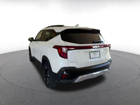 Used 2025 Kia Seltos S image 11