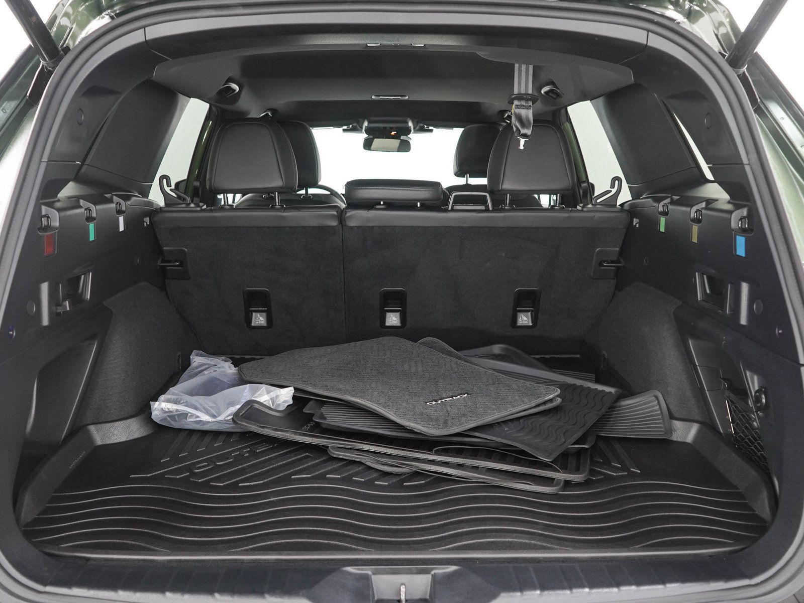 Certified 2026 Subaru Outback Premium AWD/4WD image 9