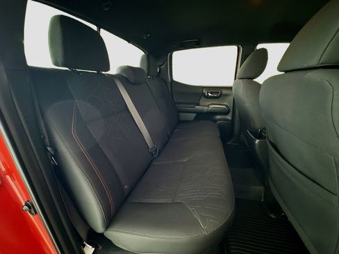 Used 2018 Toyota Tacoma TRD Sport AWD/4WD image 24