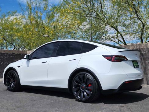 Used 2021 Tesla Model Y Performance image 7