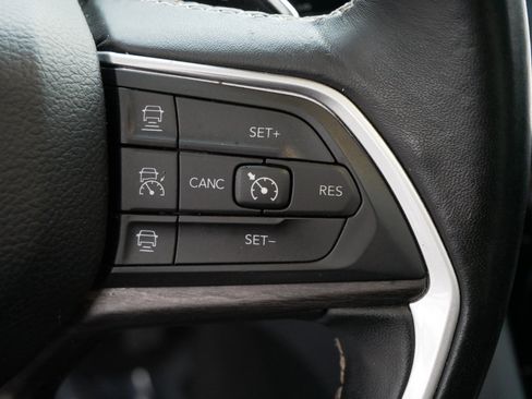 Used 2022 Jeep Grand Cherokee L Limited image 16