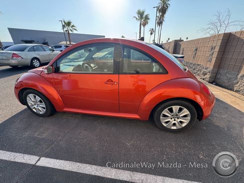 Used 2009 Volkswagen Beetle Coupe FWD image 6