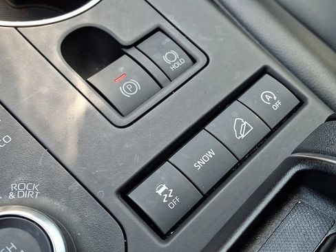 Used 2022 Toyota Highlander XSE AWD/4WD image 25