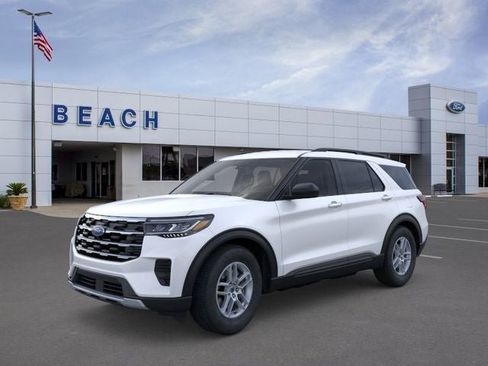 New 2026 Ford Explorer Active RWD image 2