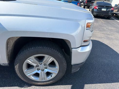 Used 2016 Chevrolet Silverado 1500 Custom w/ Custom Convenience Package AWD/4WD image 12