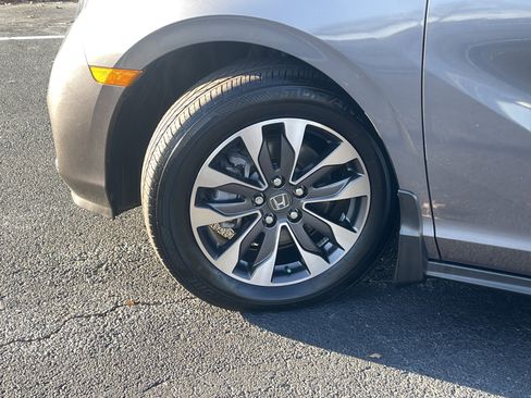 Certified 2024 Honda Odyssey EX-L image 32