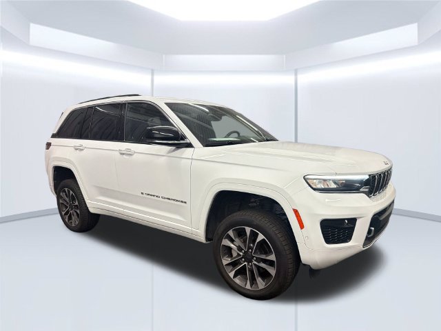 Used 2023 Jeep Grand Cherokee Overland AWD/4WD image 8