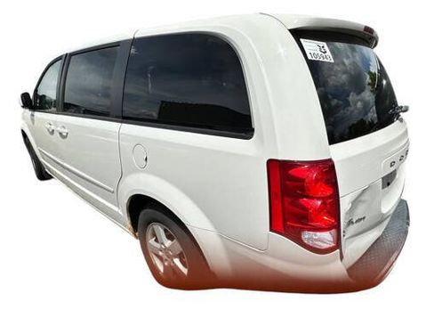 Used 2011 Dodge Grand Caravan Mainstreet w/ PWR Convenience Group FWD image 3