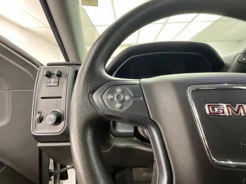 Used 2018 GMC Sierra 1500 4x4 Double Cab w/ Sierra Convenience Package image 10